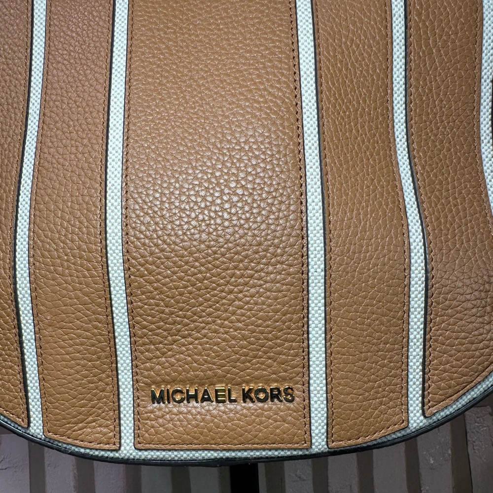 Michael Kors Canvas Purse Brooklyn - Picture 7 of 8